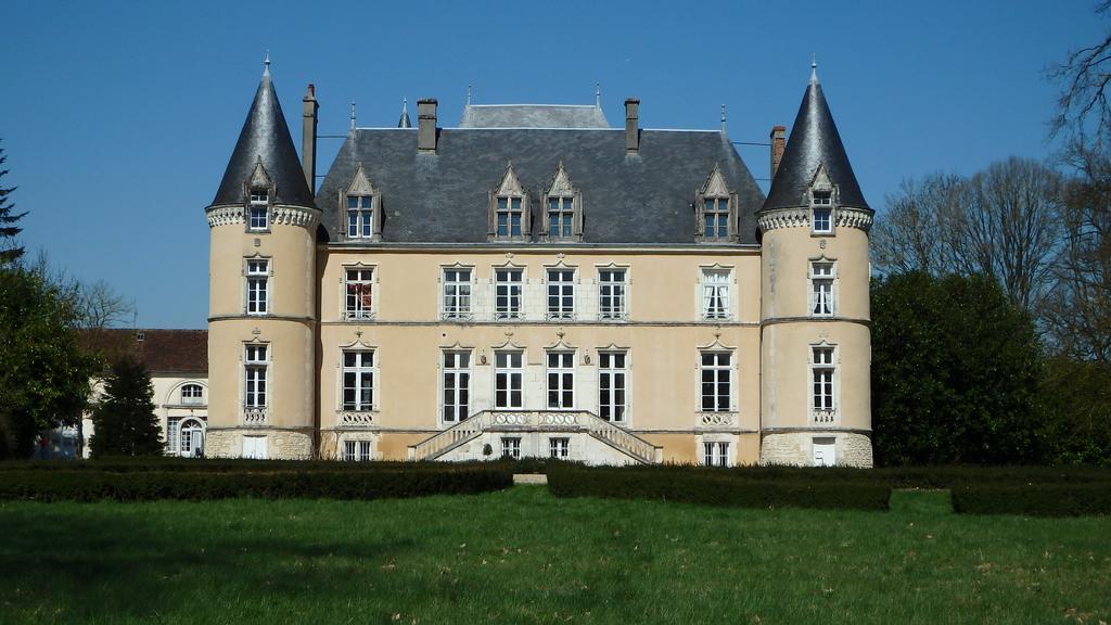 布拉瓦诺曼底城堡酒店 Saint-Denis-sur-Huisne 外观 照片